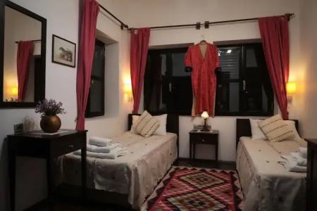 Hadrianus Boutique - 68