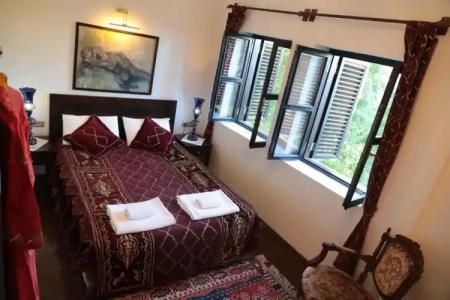 Hadrianus Boutique - 50