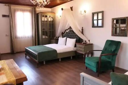 White Garden-Adult Only - 53