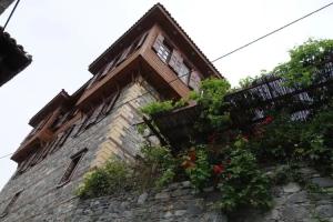 Altın Çeşmeli Konak, Altinoluk