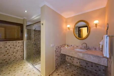 Antique Roman Palace - 125