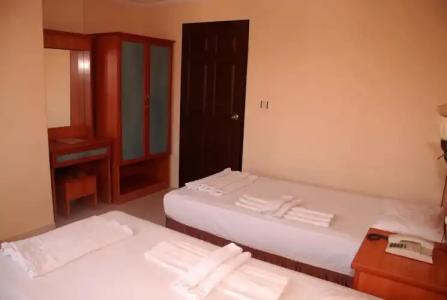 Sailorson Apart - 82