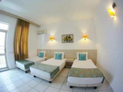 Kleopatra Carina - 81