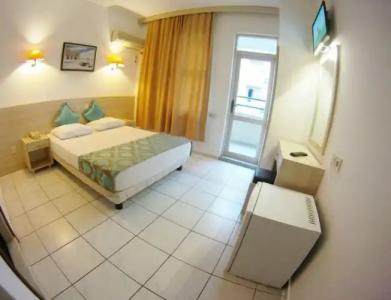 Kleopatra Carina - 51