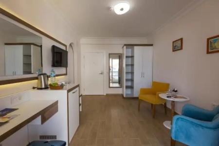 Club Big Blue Suit - All Inclusive - 133