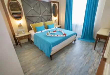 Club Big Blue Suit - All Inclusive - 126