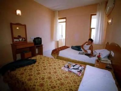 Kleopatra Melissa - 26