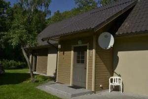 Mere Holiday House, Salme