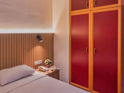 Bella Rose Apart, - 68