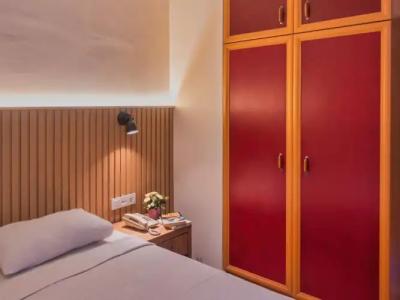 Bella Rose Apart, - 80