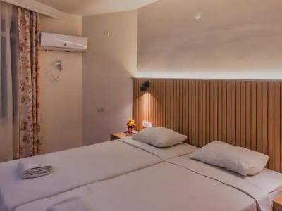 Bella Rose Apart, - 54