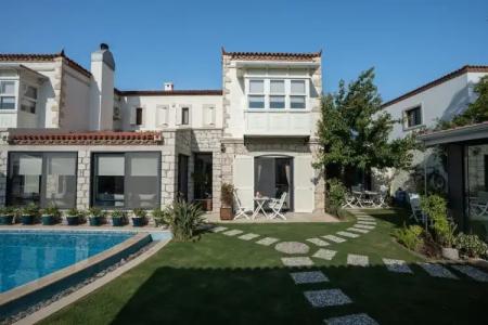 Sedirli Ev Alacati - 0