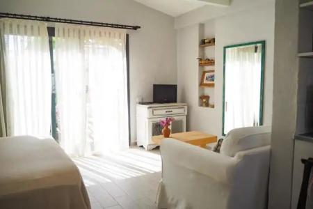 Sedirli Ev Alacati - 2