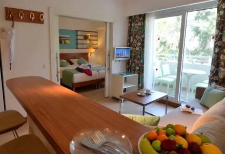 Side Resort Annex - 3