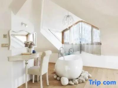 Oyster Residences - 114