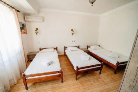 Eucalyptus Pension - 30