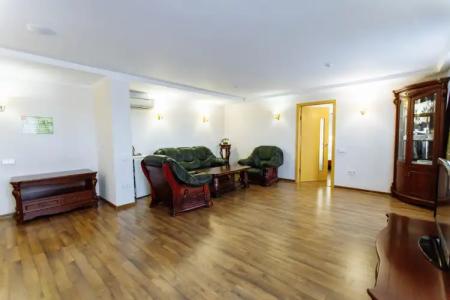 Gostinichnyij Kompleks Tavriya - 100