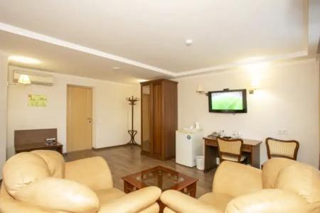 Gostinichnyij Kompleks Tavriya - 77