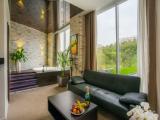 Suite with city view
