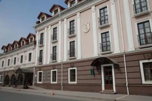 Reikartz, Kamenets-Podolskiy