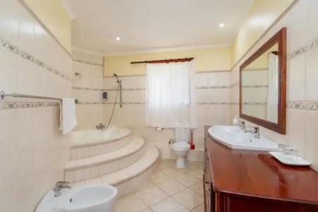 Carana Hilltop Villa - 31