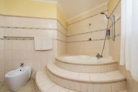 Carana Hilltop Villa - 32