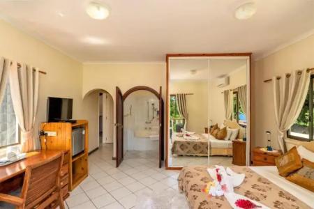 Carana Hilltop Villa - 34