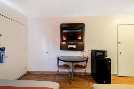 Motel 6 Montgomery - 9