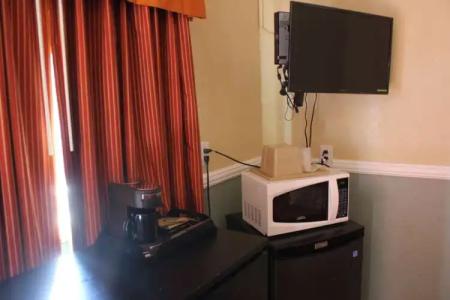 Paradise Inn & Suites - 3