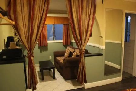 Paradise Inn & Suites - 5