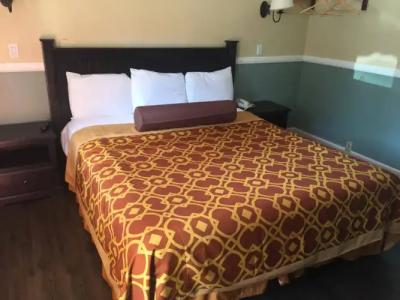 Paradise Inn & Suites - 1