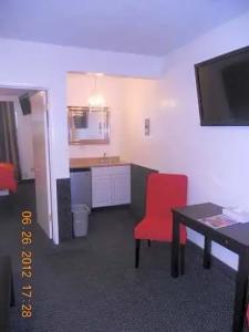 Tradewinds All Suites - 23