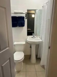 Budget Inn Hollywood - 16