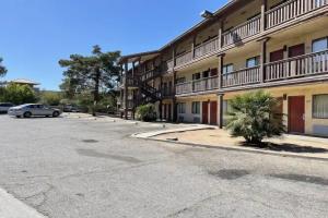 Palms Inn & Suites, Palmdale