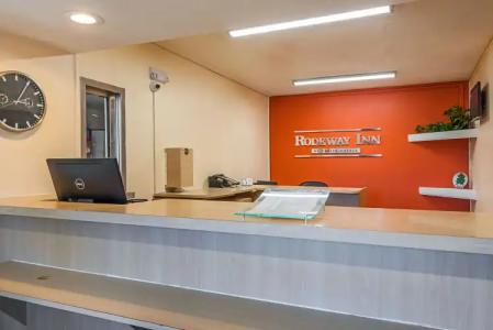 Rodeway Inn Kissimmee Maingate West - Free Theme Park Shuttle - 1