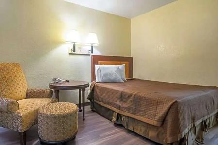 Rodeway Inn Kissimmee Maingate West - Free Theme Park Shuttle - 21