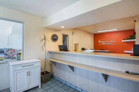 Rodeway Inn Kissimmee Maingate West - Free Theme Park Shuttle - 18