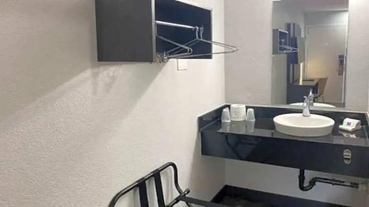 Motel 6 Kissimmee, FL - Orlando - 49