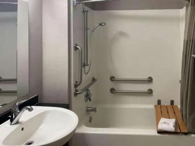 Motel 6 Kissimmee, FL - Orlando - 35