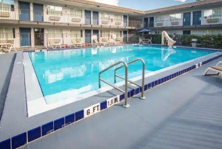 Motel 6 Kissimmee, FL - Orlando - 12