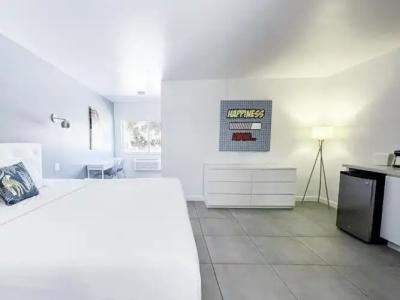 Royal Palms Resort & Spa - 57