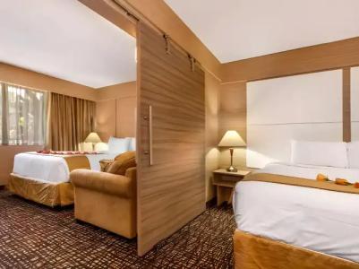 Ocean Beach Palace - 28