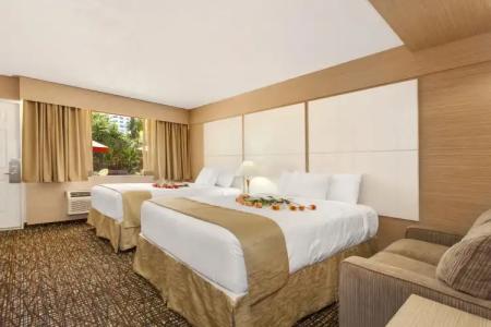 Ocean Beach Palace - 3