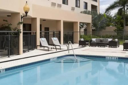 Courtyard Miami at Dolphin Mall - 16