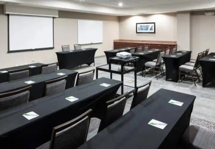 Courtyard Miami at Dolphin Mall - 18