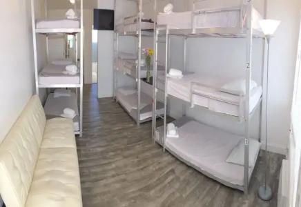 Bikini Hostel, Cafe & Beer Garden - 3