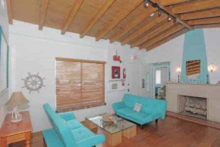 Bikini Hostel, Cafe & Beer Garden - 42