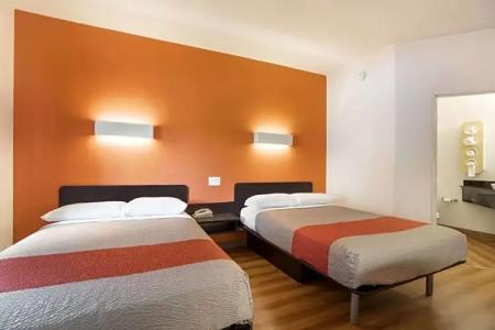 Orlando, FL - International Dr - 27