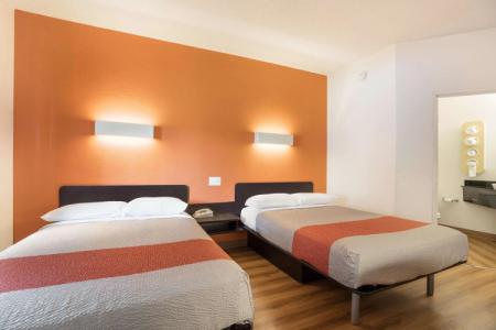 Orlando, FL - International Dr - 33