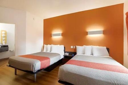 Orlando, FL - International Dr - 30